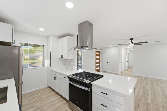 1421 Park East Drive, Garland, TX 75043