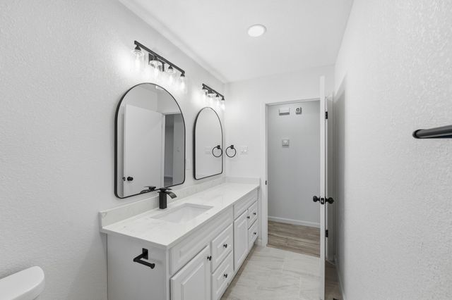 1421 Park East Drive, Garland, TX 75043