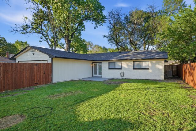 1421 Park East Drive, Garland, TX 75043