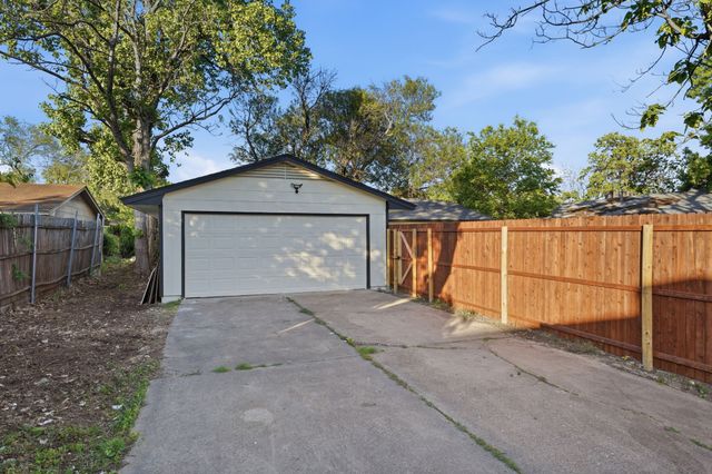 1421 Park East Drive, Garland, TX 75043