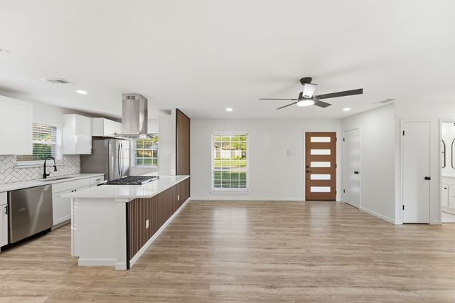 1421 Park East Drive, Garland, TX 75043