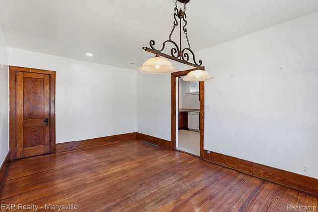 504 Clinton, St. Clair, MI 48079