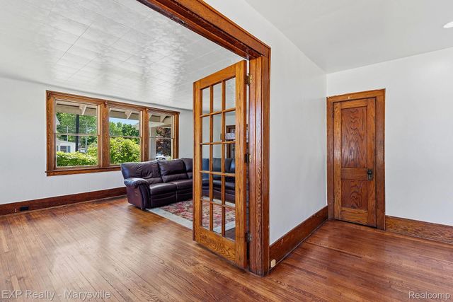 504 Clinton, St. Clair, MI 48079