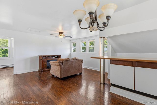 504 Clinton, St. Clair, MI 48079