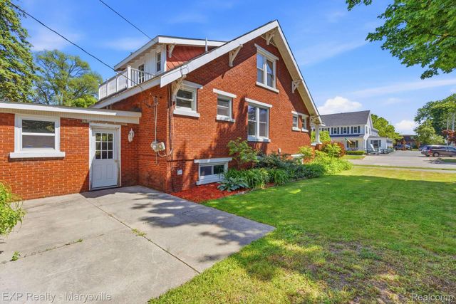 504 Clinton, St. Clair, MI 48079
