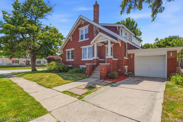504 Clinton, St. Clair, MI 48079