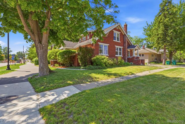 504 Clinton, St. Clair, MI 48079