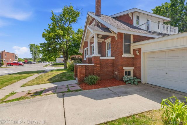 504 Clinton, St. Clair, MI 48079