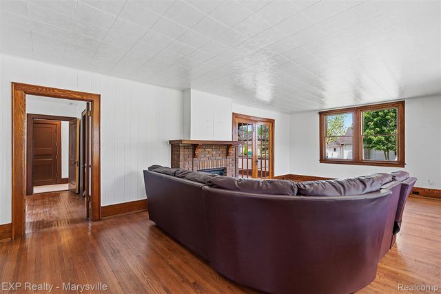 504 Clinton, St. Clair, MI 48079