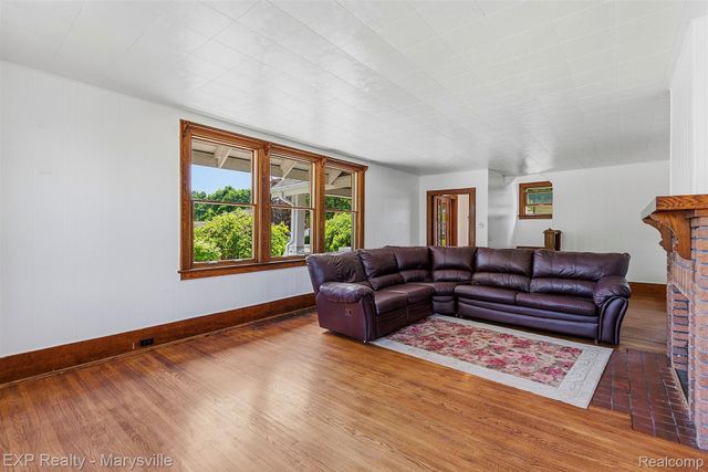 504 Clinton, St. Clair, MI 48079