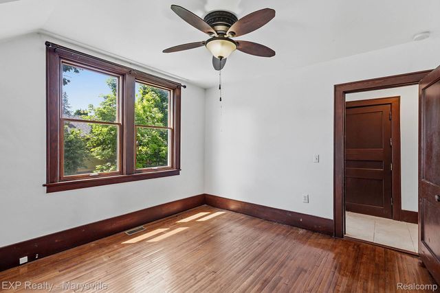 504 Clinton, St. Clair, MI 48079