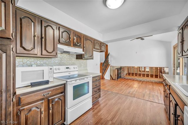 42988 Woodhill Drive, Elyria, OH 44035