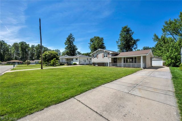 42988 Woodhill Drive, Elyria, OH 44035