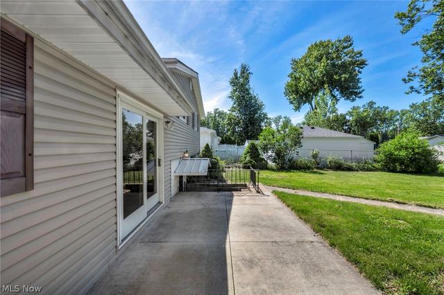 42988 Woodhill Drive, Elyria, OH 44035