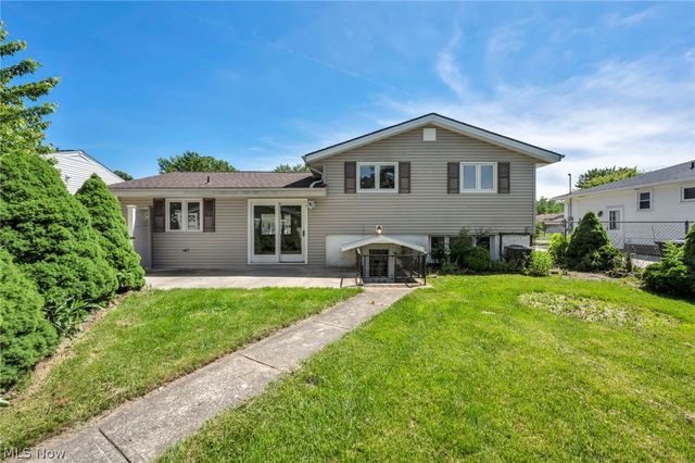 42988 Woodhill Drive, Elyria, OH 44035