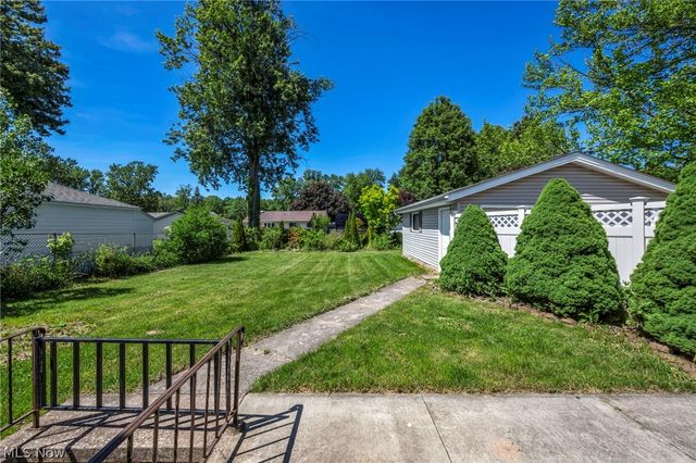 42988 Woodhill Drive, Elyria, OH 44035