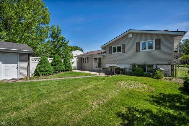 42988 Woodhill Drive, Elyria, OH 44035