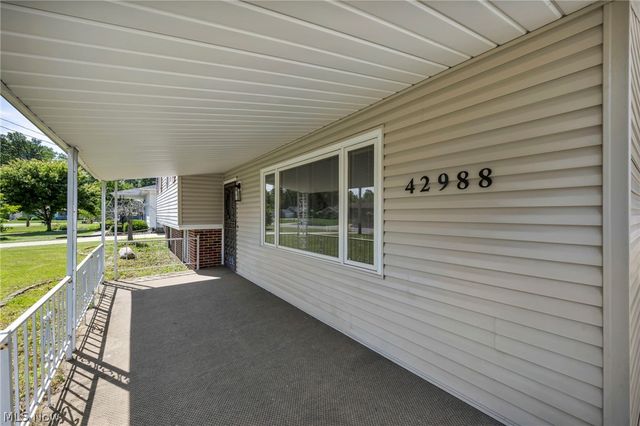 42988 Woodhill Drive, Elyria, OH 44035