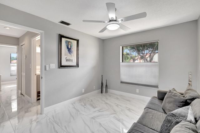 10927 DOLPHIN PALM Court A, Boynton Beach, FL 33437