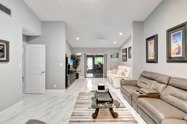 10927 DOLPHIN PALM Court A, Boynton Beach, FL 33437