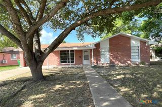 1818 Travis Avenue, Victoria, TX 77901