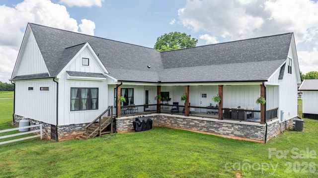 5780 W Hwy 10 Highway, Hickory, NC 28602