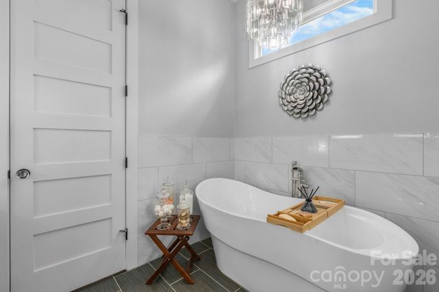 5780 W Hwy 10 Highway, Hickory, NC 28602