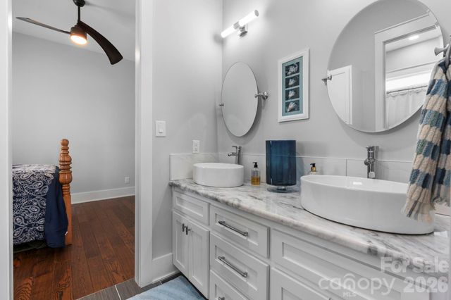 5780 W Hwy 10 Highway, Hickory, NC 28602