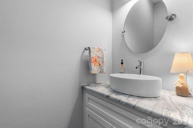 5780 W Hwy 10 Highway, Hickory, NC 28602