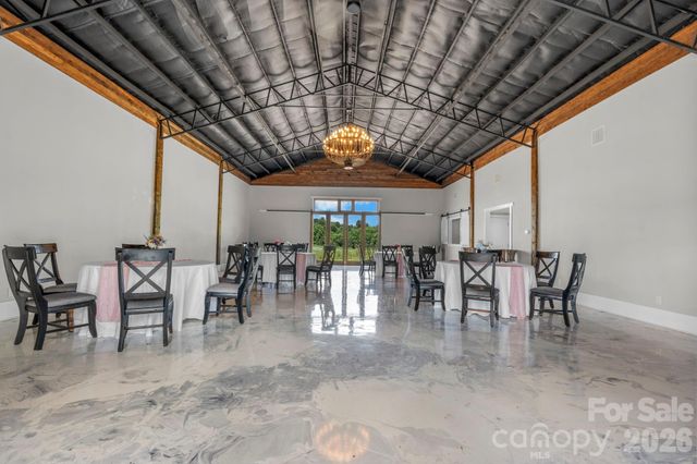 5780 W Hwy 10 Highway, Hickory, NC 28602