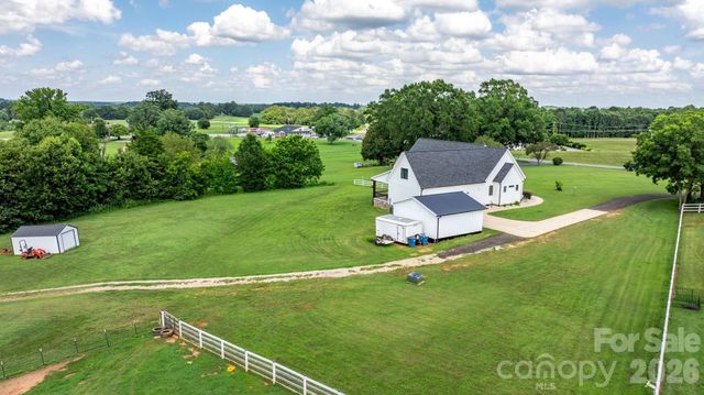 5780 W Hwy 10 Highway, Hickory, NC 28602