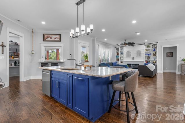 5780 W Hwy 10 Highway, Hickory, NC 28602