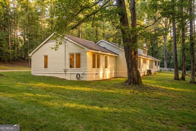 925 Cleveland Road, Bogart, GA 30622
