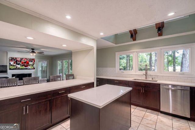 925 Cleveland Road, Bogart, GA 30622