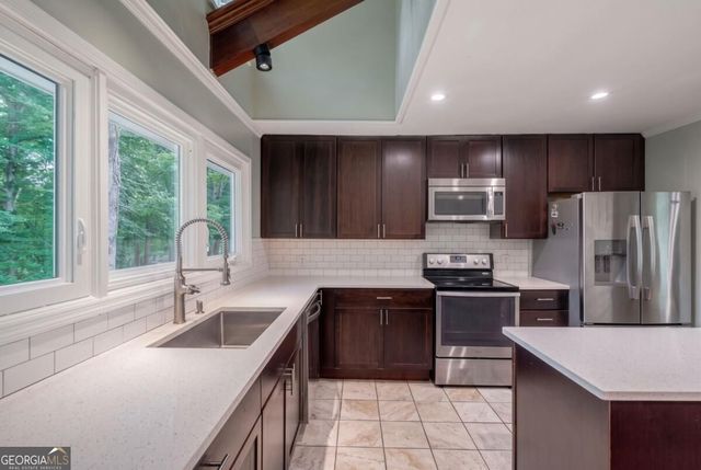 925 Cleveland Road, Bogart, GA 30622