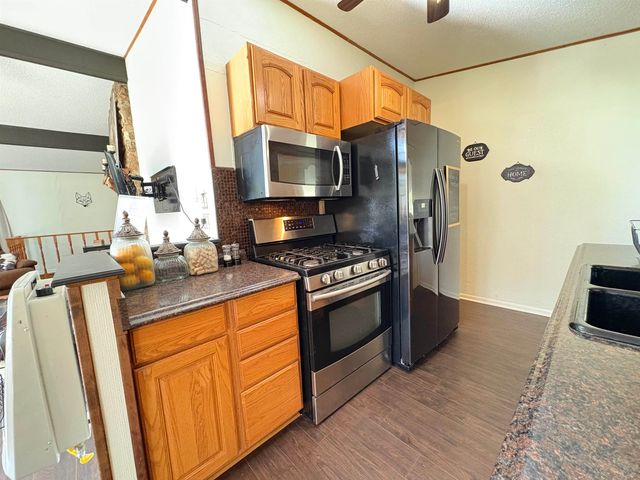 4 Cisco Circle, Cherokee Village, AR 72529