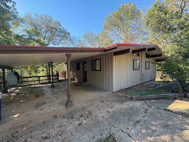 4 Cisco Circle, Cherokee Village, AR 72529