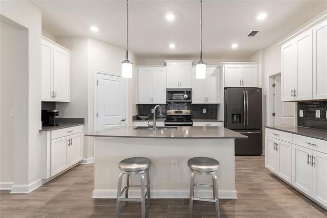 8943 FALLEN OAK DR, Davenport, FL 33896