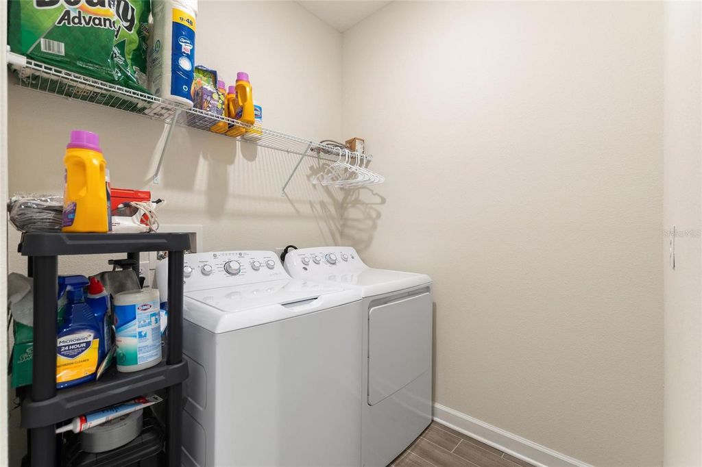 Image 31 of property listing at 8943 FALLEN OAK DR, Davenport, FL 33896