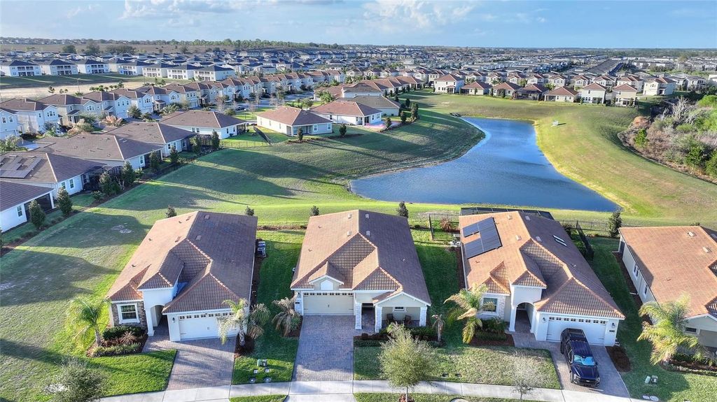 Image 39 of property listing at 8943 FALLEN OAK DR, Davenport, FL 33896