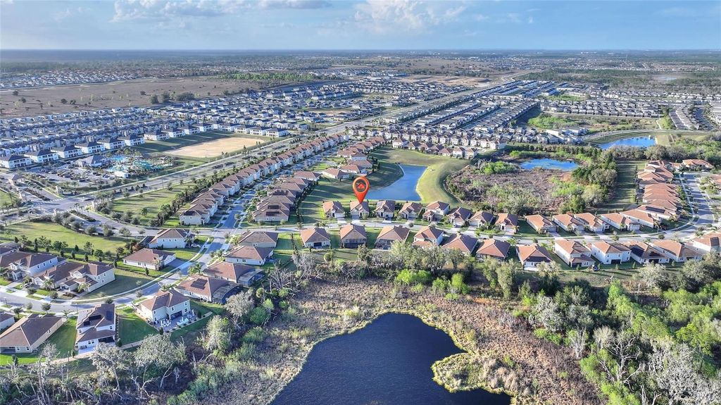 Image 40 of property listing at 8943 FALLEN OAK DR, Davenport, FL 33896