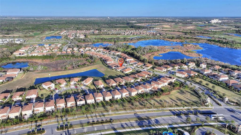 Image 44 of property listing at 8943 FALLEN OAK DR, Davenport, FL 33896