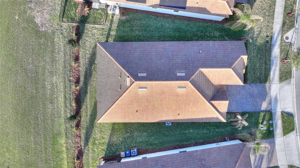 Image 47 of property listing at 8943 FALLEN OAK DR, Davenport, FL 33896