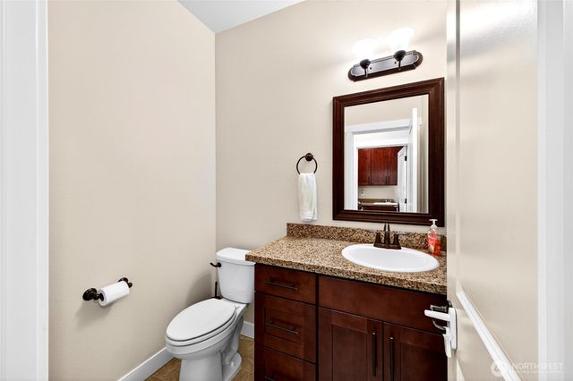 12111 Maxvale Hill Court SE, Yelm, WA 98597