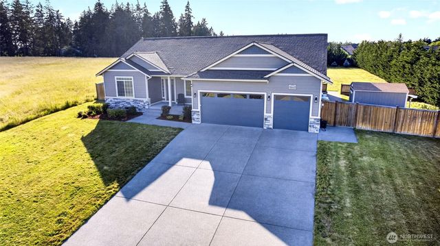 12111 Maxvale Hill Court SE, Yelm, WA 98597