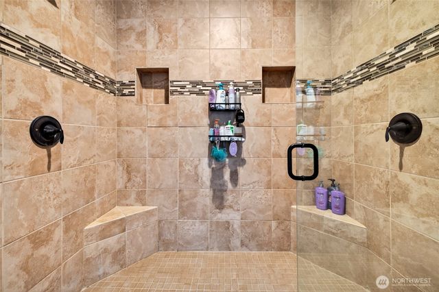 12111 Maxvale Hill Court SE, Yelm, WA 98597