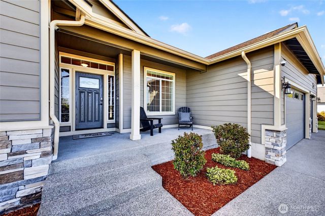 12111 Maxvale Hill Court SE, Yelm, WA 98597