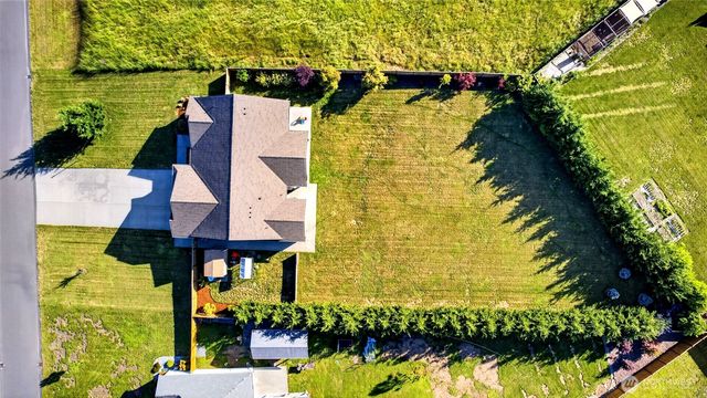 12111 Maxvale Hill Court SE, Yelm, WA 98597