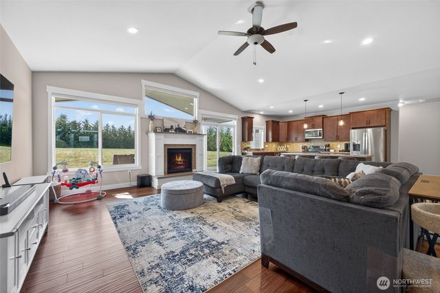 12111 Maxvale Hill Court SE, Yelm, WA 98597