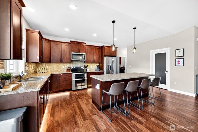 12111 Maxvale Hill Court SE, Yelm, WA 98597